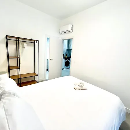 Апартаменты Convenient, Charming 15 Mins From Center Валенсия