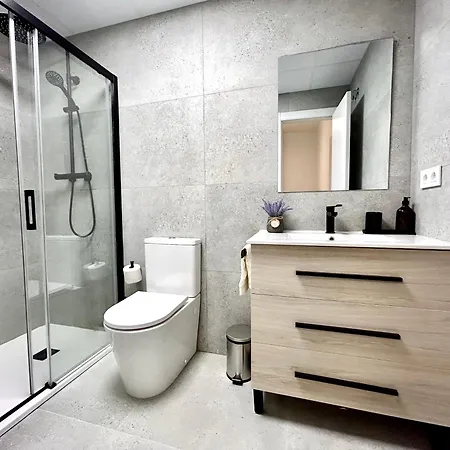 Convenient, Charming 15 Mins From Center Valencia