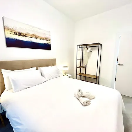 Convenient, Charming 15 Mins From Center