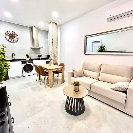 Convenient, Charming 15 Mins From Center Apartamento