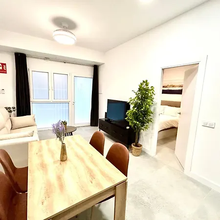 Convenient, Charming 15 Mins From Center Apartment Valencia