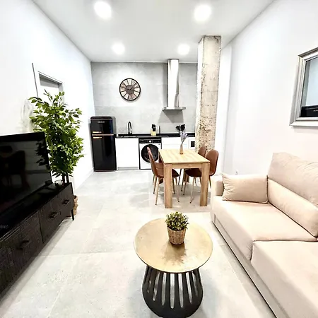 Apartment Convenient, Charming 15 Mins From Center