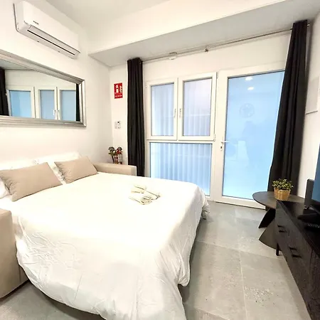 Convenient, Charming 15 Mins From Center Apartamento