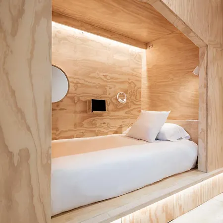 Colo Colo - Single Private Beds Хостел