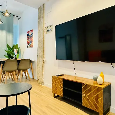 Ori B & Spacious Flat Close To The Center Apartment *