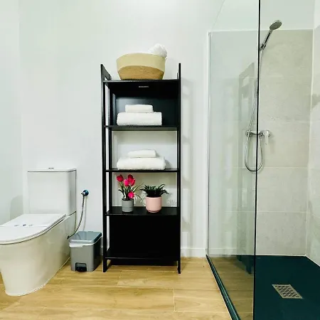 Ori B & Spacious Flat Close To The Center *