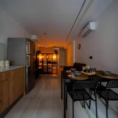 Moderno Estudio En El Centro De Apartment