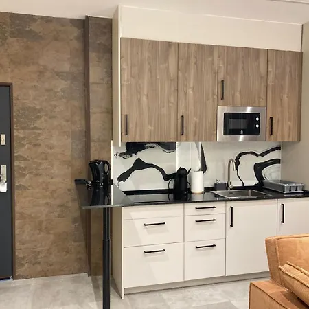 Amplio Estudio En Valencia * Валенсия