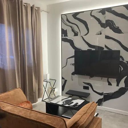 Amplio Estudio En Valencia *