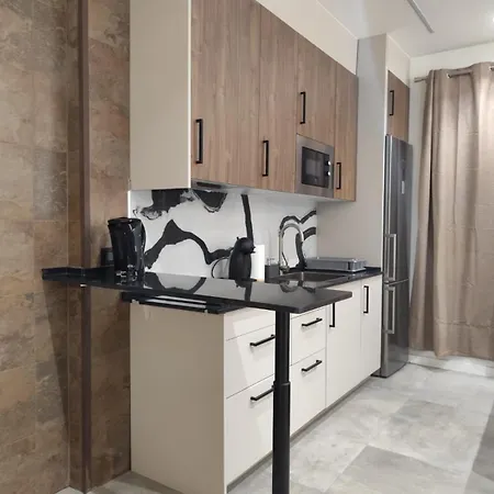 Amplio Estudio En Valencia * Валенсия