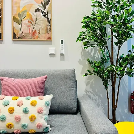 Cozy & Stylish Flat Close To Center Valencia