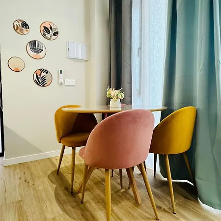 Bright & Stylish Flat Close To Center Lejlighed