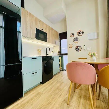 Bright & Stylish Flat Close To Center Lejlighed