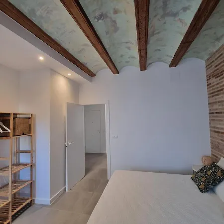 Centrica Y Encantadora Vivienda. Valensiya