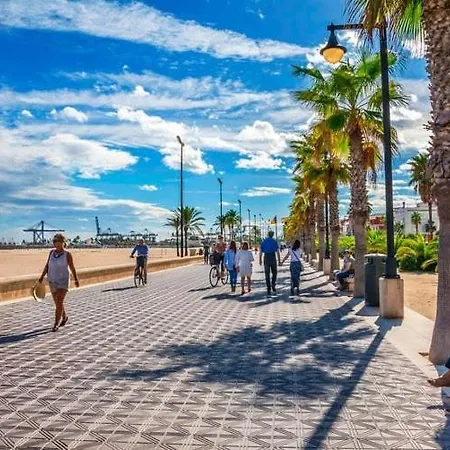 El Cabanal 400 Meters From The Apartment *