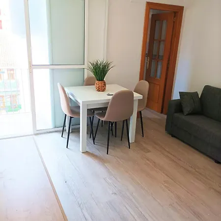 El Cabanal 400 Meters From The Apartment