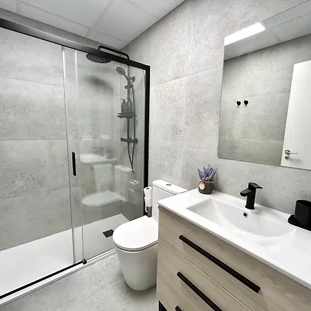Comfort Near Metro, 2 Bed, 1 Bath * ולנסיה