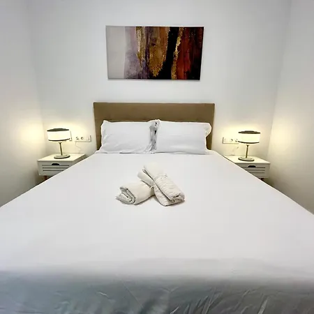 דירה Comfort Near Metro, 2 Bed, 1 Bath *