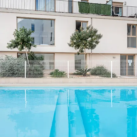 The Urban Oasis - Gym-pool-24h7 Security Thehavenescape