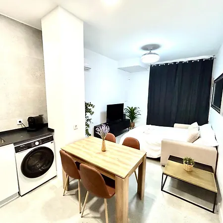 Getaway - Jacuzzi, Space & Comfort Valencia