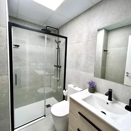 Getaway - Jacuzzi, Space & Comfort Valencie