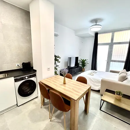 Getaway - Jacuzzi, Space & Comfort Daire Valensiya