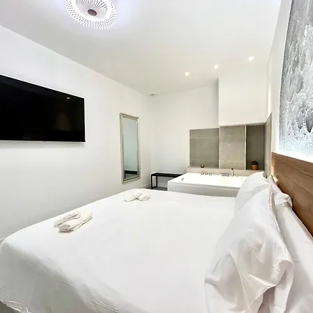 Getaway - Jacuzzi, Space & Comfort * Valencia