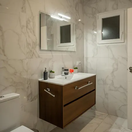 Con Terraza Y Bano Privado Y Comodidades Compartidas Homestay