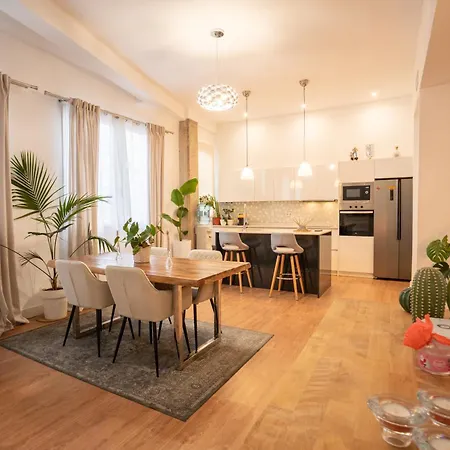 Homestay Con Terraza Y Bano Privado Y Comodidades Compartidas