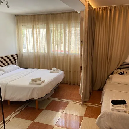 Con Cocina Y Bano Privado De Temporada Vacaciones Largas Long Desde 11 Noches * 발렌시아