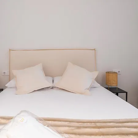 Appartamento Lo - Loft - Modernos Y Acogedores Estudios Cerca A Artes Y Ciencias