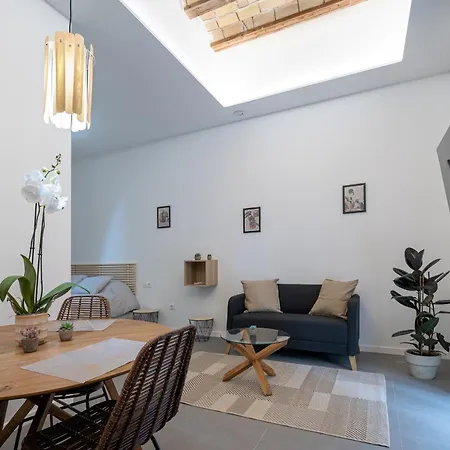 Apartman Esc - Loft Comodos Y Espaciosos Estudios Cercanos A Estacion Joaquin Sorolla Valencia