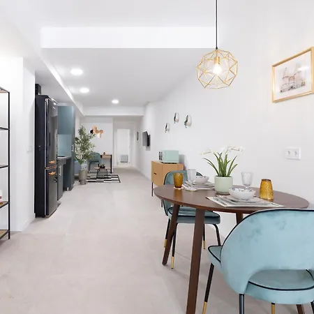 Ag7 Loft Espaciosos Estudios Con Terraza Cercanos Al Metro Zona Ayora Apartment *