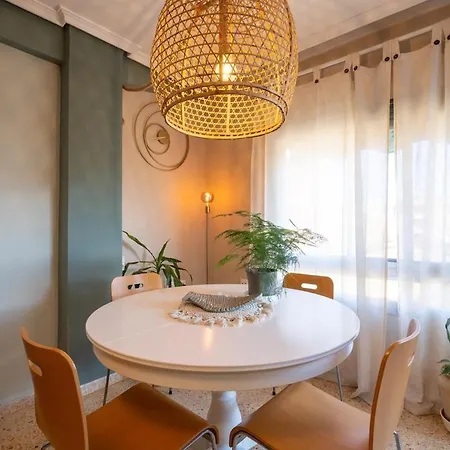 Piso Luminoso Y Conectado, A 5 Min De La Ciudad De Artes Valence