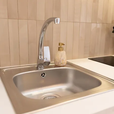 New! Luxury & Close To Metro! Between & Center Appartement