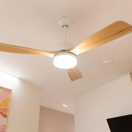 Appartement New! Luxury & Close To Metro! Between & Center