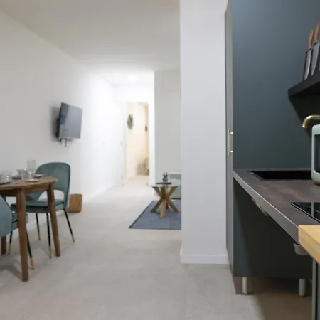 Apartamento Ag7 Loft Espaciosos Estudios Con Terraza Cercanos Al Metro Zona Ayora Valencia