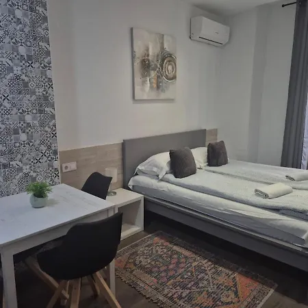 Mercado Studio 1