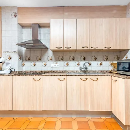 Centrally Located Temporary, Very Spacious Pataconabluerentals Apartment *