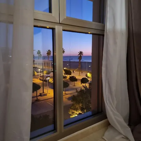 Direct View To The , Parking , Terraza Apartment *