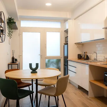 Relax Leones Valenza