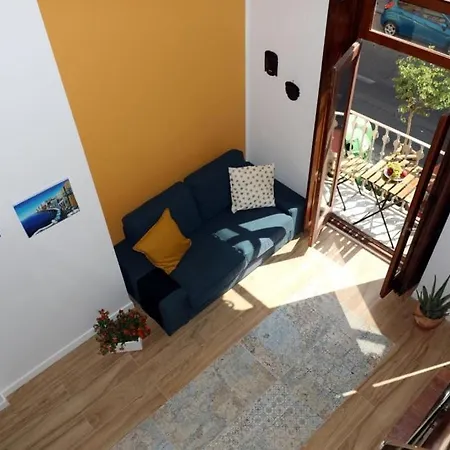 Living With Style In The Cabanyal * Valencia