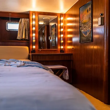 Yacht Our Alissa