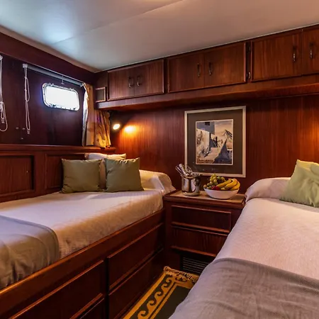 Yacht Our Alissa Botel *