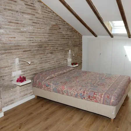 Living With Style In The Cabanyal *