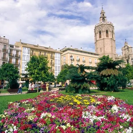 In The Historic Center Of דירה