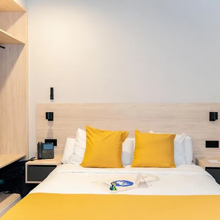 Dorm4you Arena 2 شقة فندقية فالنسيا