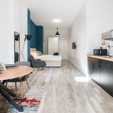 Cozy Loft In アパート *