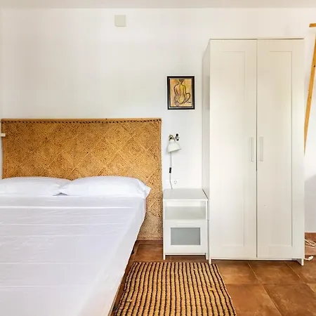 Les Moreres A Space For Tranquility Feriehus Valencia