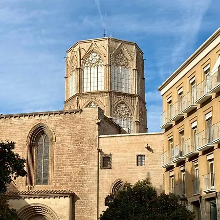 Cosy Embajador Guest house 2*